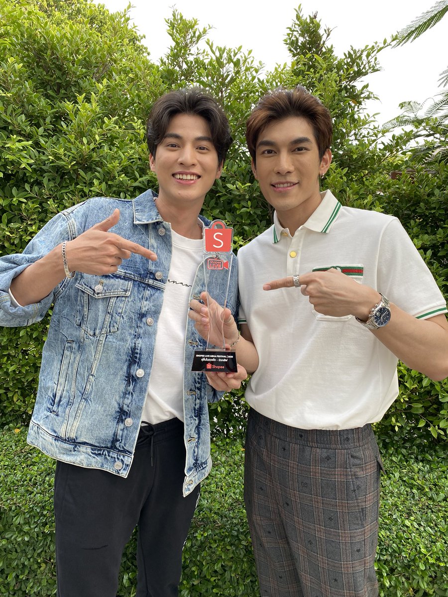 bester_mc's tweet photo. #GulfKanawut
#MewSuppasit
#ลูกบอลของคุณบิ๊กกลัฟ
#mewlions
#หวานใจมิวกลัฟ  congratulation🎉🎉🎉 https://t.co/UhUIFQ3BhJ