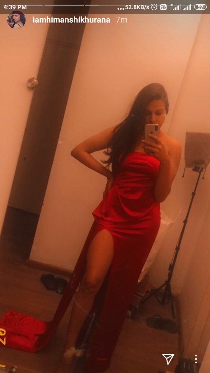 PriTweetss's tweet photo. Himanshi's new insta story 
My baby is looking hot 😳😳
💃💃💃💃💃💃💃💃💃

#Himanshikhurana https://t.co/tgmyJFbYIG