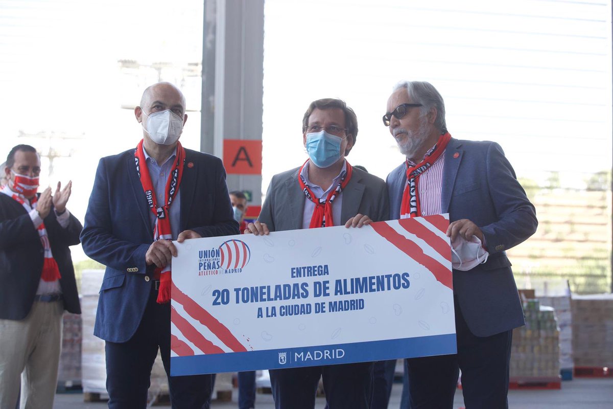 AlmeidaPP_'s tweet photo. “Aquí me pongo a contar, 
motivos de un sentimiento, 
que no se puede explicar...” 

Gracias @unionatm por convertir en toneladas de alimentos todo el sentimiento atlético. 20 toneladas. 

Maneras de vivir... https://t.co/xprvmB3xdV
