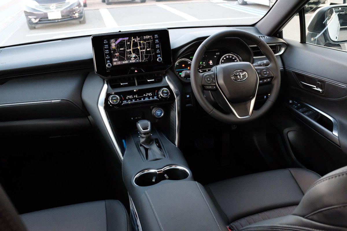 lexus_ux tweet picture