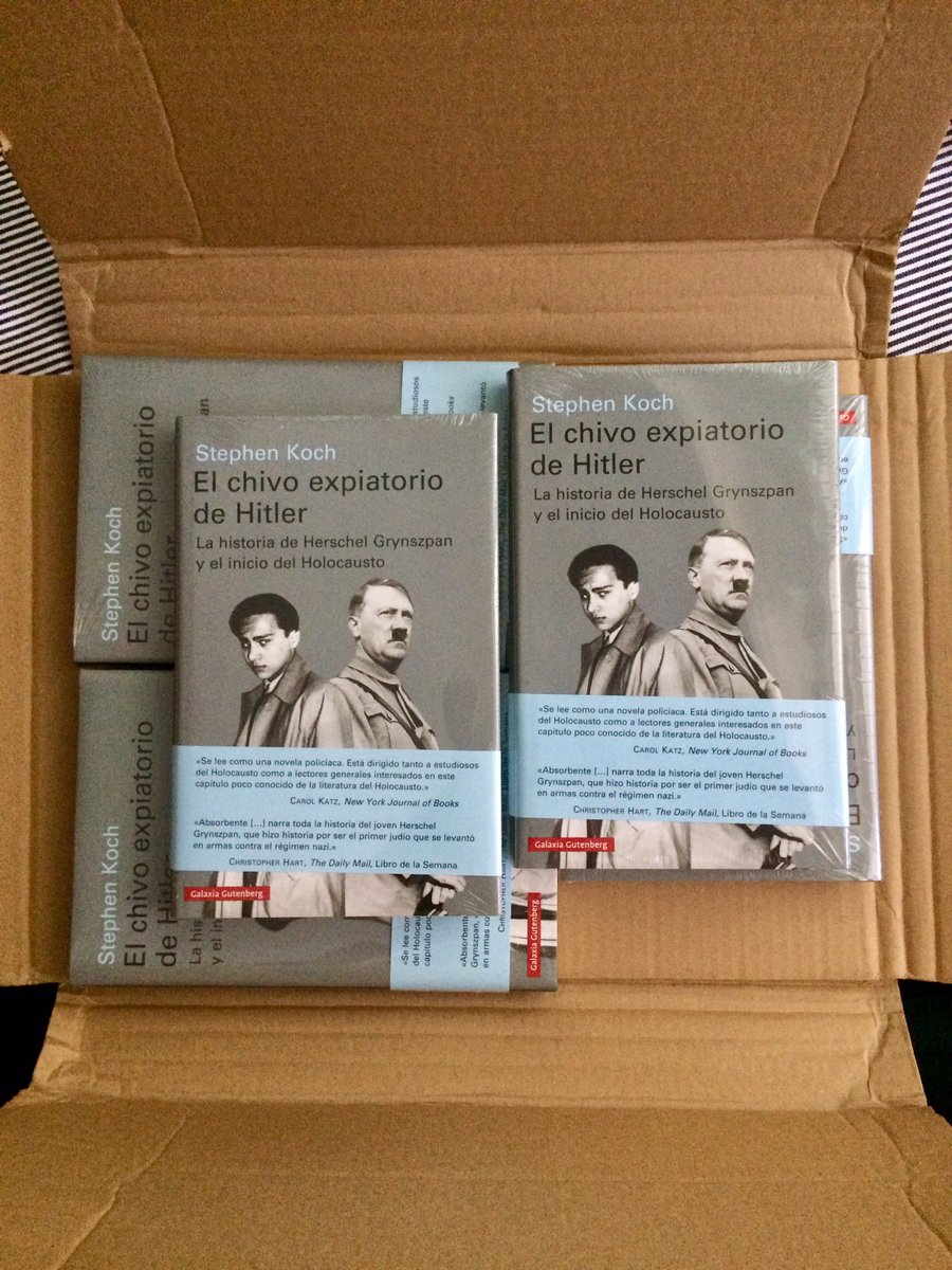 Me ha llegado este paquetito y ¡me ha alegrado el día! Mi traducción de 'El chivo expiatorio de Hitler', por #StephenKoch. ¡Qué bonitas son las ediciones de @G_Gutenberg! 
#Editora #traductora #contenta