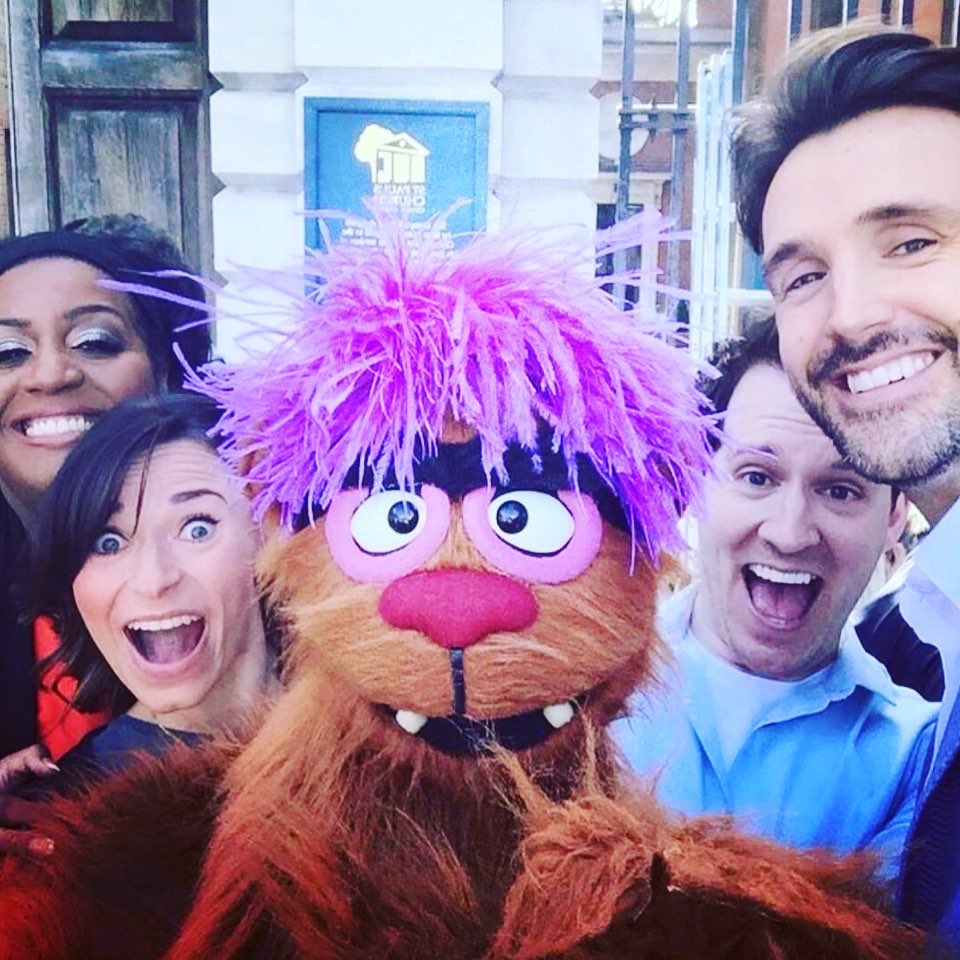 ParkerPuppetry's tweet photo. *Parker Puppetry FB LIVE CATCH UP WITH STEPHEN ARDEN* MONDAY 22nd 8pm
Iβm so excited! Me & @StephenArden spent 3yrs βin-syncβ on @AQuktour He played Trekkie/Nicky with perfection.
JOIN US for a catch up, on learning Puppetry, Life on tour & loads more!
https://t.co/Ph5m5vruYm https://t.co/TiUN0lh3yH