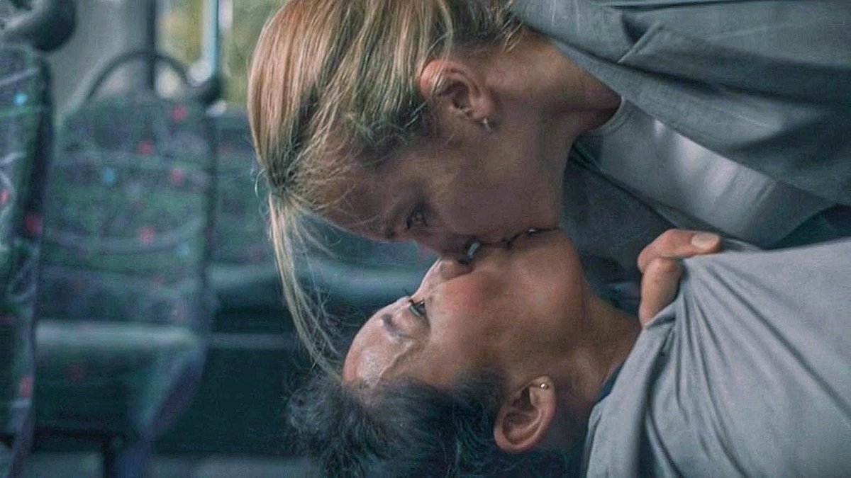 killing eve. kissing eve. loving eve. 