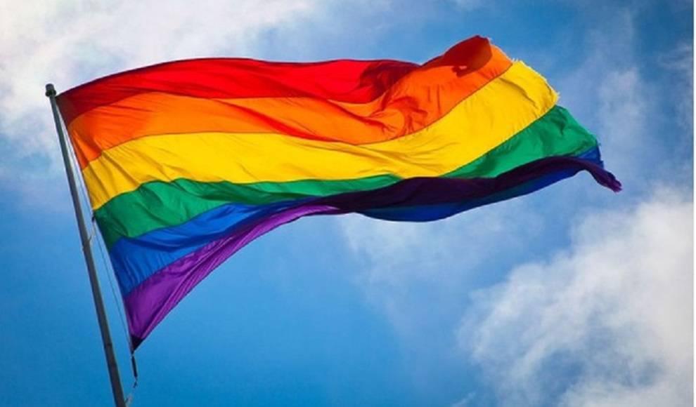 🏳️‍🌈 El Orgullo de Valladolid adapta su celebración al coronavirus. El domingo 28 de junio se celebrará la concentración convocada por <a href="/FTriangulo/">Fundación Triángulo</a>, <a href="/VaDiversa/">Valladolid Diversa</a> y <a href="/ATC_Rainbow/">ATC Rainbow hlgtbi+</a> a las 12 horas en la Plaza Mayor. bit.ly/3hH1VXp