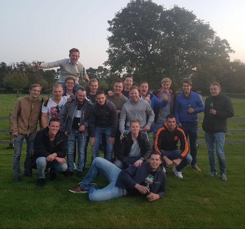 Door het coronavirus is het festivalseizoen afgelast. In dit artikel vertellen drie festivalgangers over hun plannen voor deze zomer! journalistio.nl/2020/06/19/gee… #festivals #zomer #coronavirus