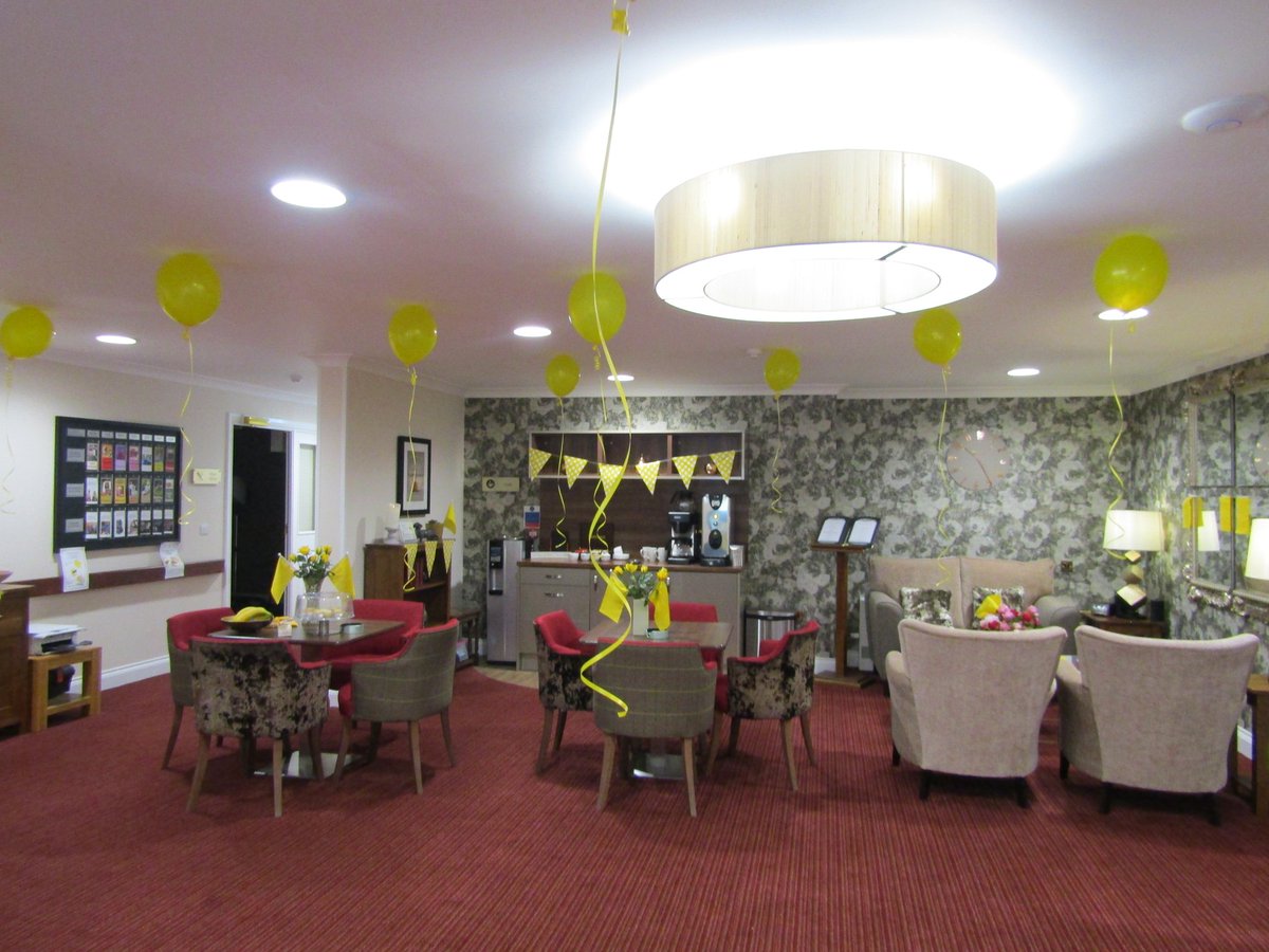 GaynorRhead's tweet photo. Celebrating all things bright and yellow, celebrating life, positivity and joyfulness at Orchard House.
Celebrating an amazing team of superheroes.
@GaynorRhead @Barchester_care
@EmmaColletteSu1 https://t.co/jLS65icLlp