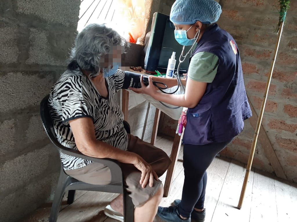 IntriagoGixy's tweet photo. Visitas domiciliarias a personas con hipertensión arterial,diabetes y adulto mayores en la comunidad de Corralon. https://t.co/cdsfEciqiB