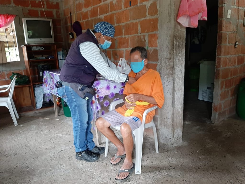 IntriagoGixy's tweet photo. Visitas domiciliarias a pct con discapacidad y CA en la comunidad de Corralon https://t.co/ZPcrlVhUH2