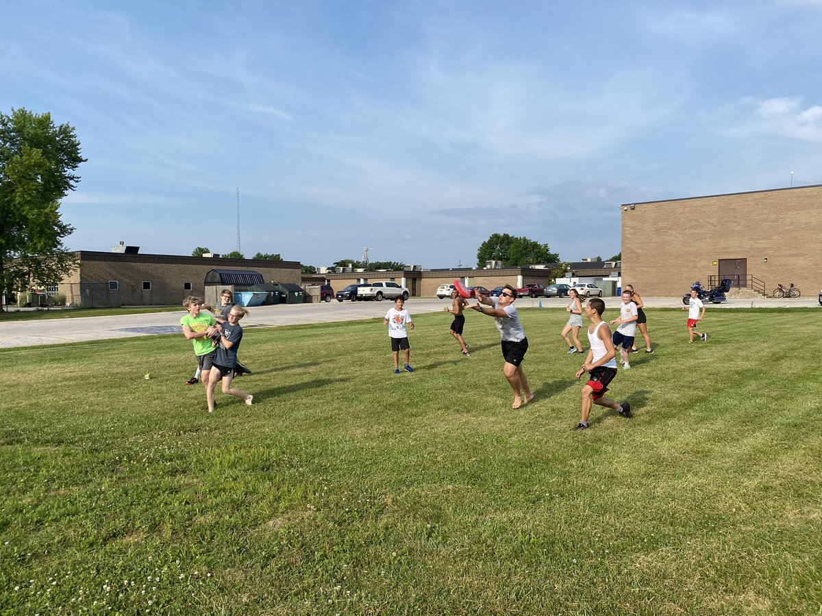 Our largest group so far this summer.  Great run for our kids.  Some are crushing it, some are struggling, but we are all doing it together and supporting each other.  #fultonhornetsxc <a href="/CoachHutchXC/">Doug Hutcherson</a> <a href="/FPSActivities/">Fulton Activities</a>