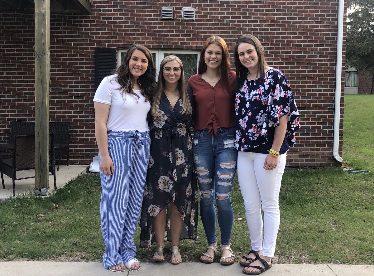 madiolson10's tweet photo. ONE WEEK till I get to see some of my favorite peeps😍🤪 https://t.co/mg1UQUfDpS