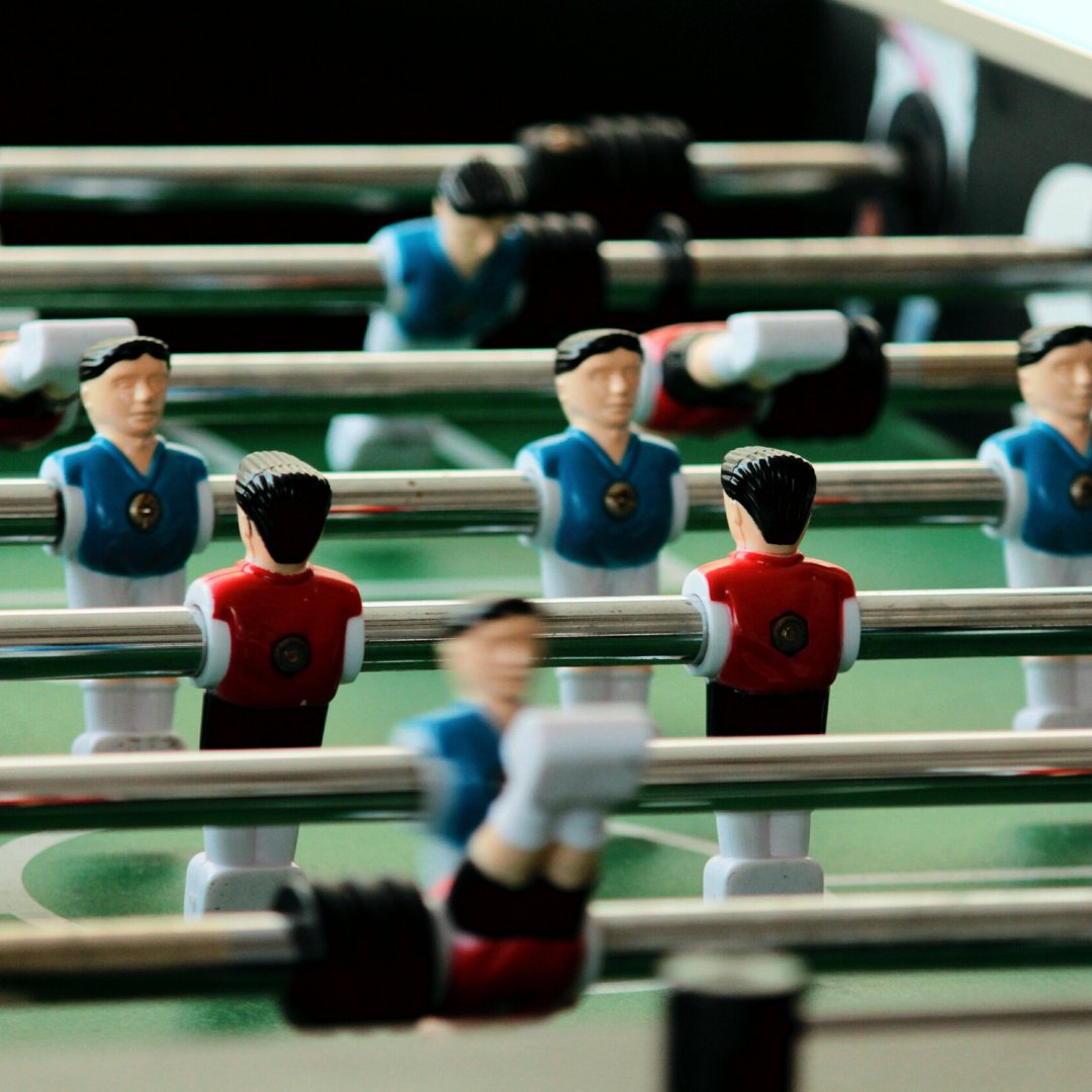 sealevelcomms's tweet photo. //IS B2B MARKETING A TEAM SPORT?// "Yes, B2B marketers do need to market to individual people, but they can’t lose sight that these individuals do not act alone." This article from @Forbes looks at lessons to bear in mind with your B2B marketing strategy. https://t.co/vIGSiSwrAD https://t.co/4wUuLZQYxe