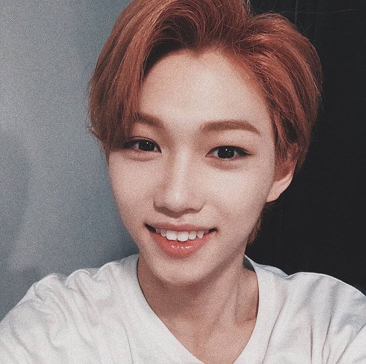 felix smile : a thread (he also gets younger as you scroll) reply & RT with felix smile & felix sunshine