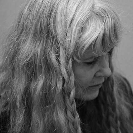brackenmagazine's tweet photo. "We believe time is ocean-
wide and hours can be spent like that, skipping a rock
into water, watching circles tremble out
from the center."
—from Wendy Taylor Carlisle's "Pond" #IssueVII #BrackenMagazine #poetry
https://t.co/J4Cu2AAblK https://t.co/9GUOGQ32CW