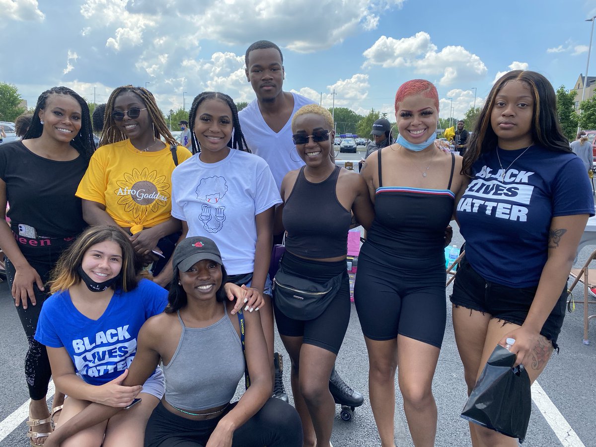 sammyspann's tweet photo. #ToledoTogether great job supporting small local black and brown businesses.  #InItTogether. https://t.co/F5Xa9Bqe0Q