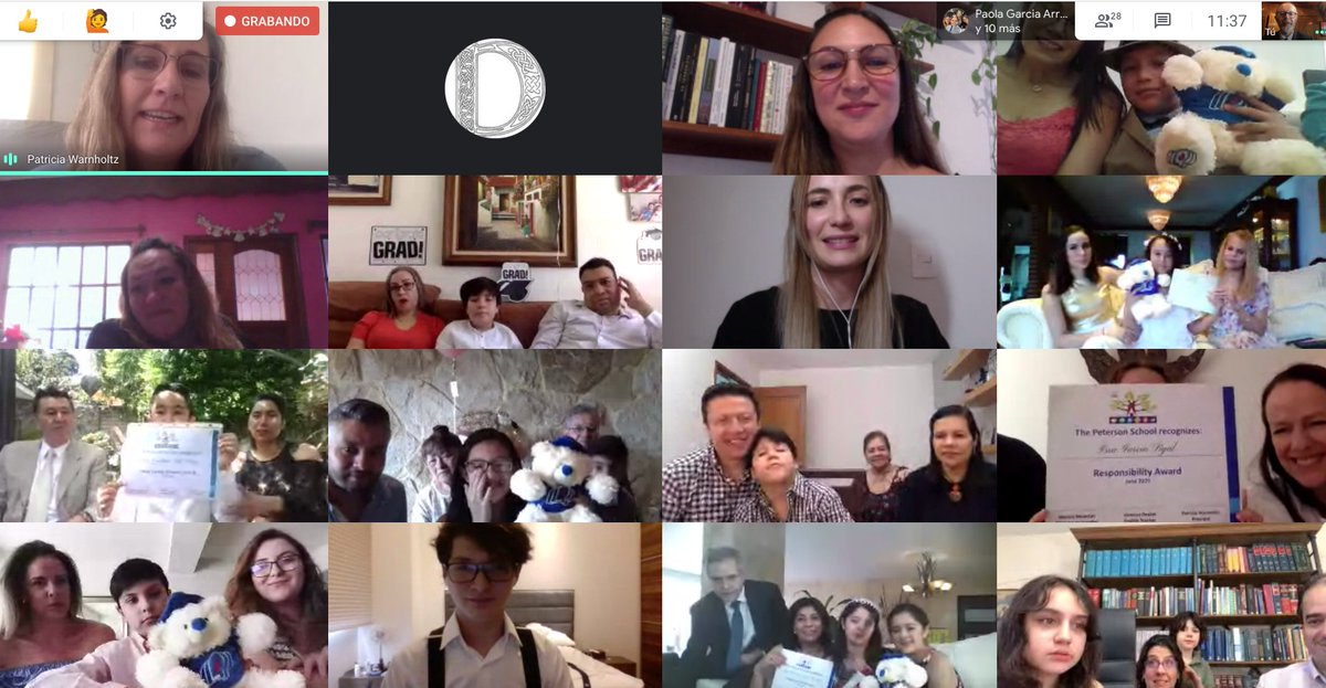 Celebrating the Tlalpan Primary virtual graduation ceremony.  Congratulations to our graduates and their families!