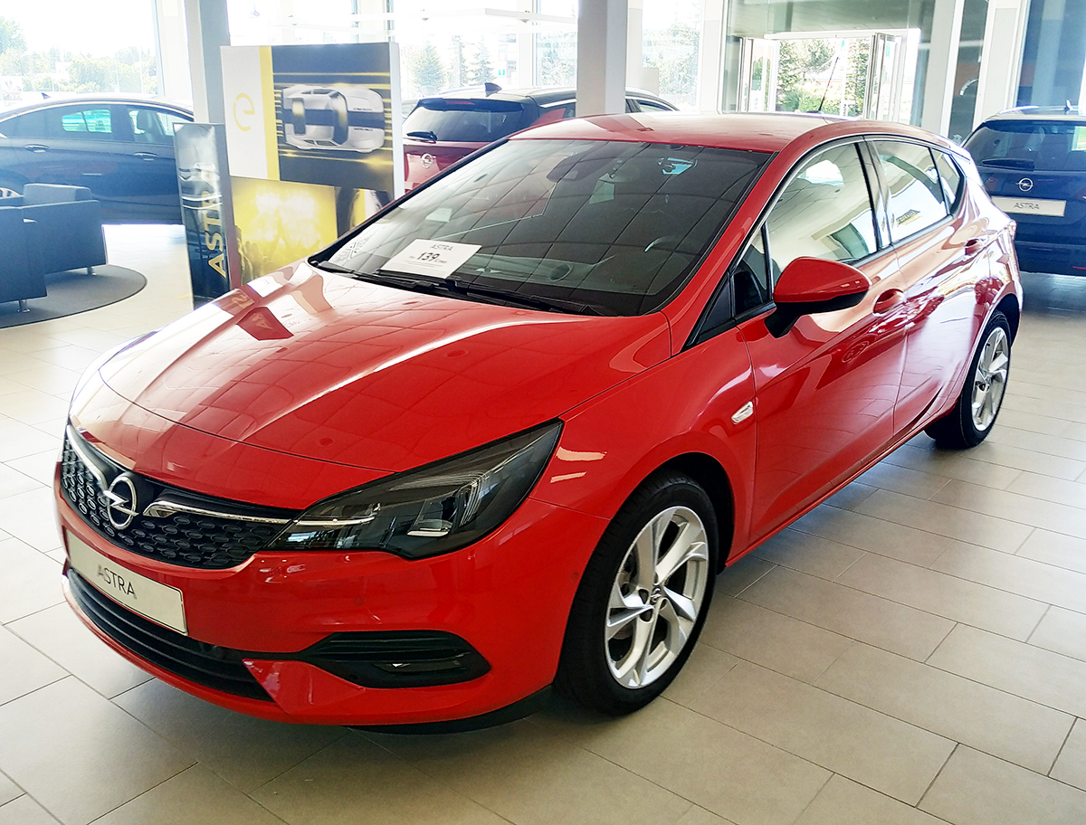 MartaOpel's tweet photo. ¡Continúan los Días Únicos de Opel! Y como las mejores oportunidades son por tiempo limitado, hazte con tu Nuevo #OpelAstra hasta el 30 de junio con hasta 7.700€ de descuento y con entrega inmediata. 

¡Solicita ya tu oferta!  ➡️ https://t.co/pLsH8bRa1j https://t.co/gWljIMkN6g