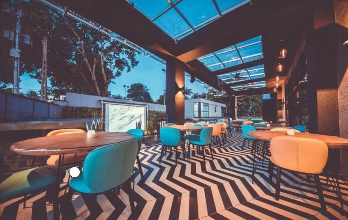 If you Ever think of visting YAOUNDÉ or you are in Yaoundé and planning on a romantic date with her, here is a THREAD of good areas recommended for you.    #237TwitterVAR1) “THE FAMOUS”~~BASTOS YAOUNDÉ Classic restaurantAverage price: 15000frs