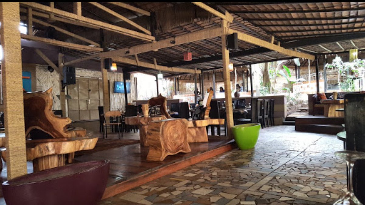 3) “BOUKAROU LOUNGE”~~ Centre-Ville ~Rue De Narvik Average price: 5000frs