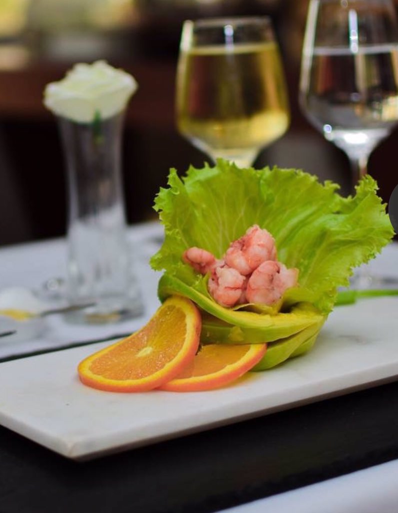 7) LA VILLA DES LYS (le patio) ~ centre- Ville Yaoundé Average price: 8000frs