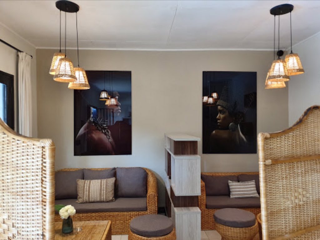 8) CHEZ KALI   Bastos Yaoundé Average price: 7500frs