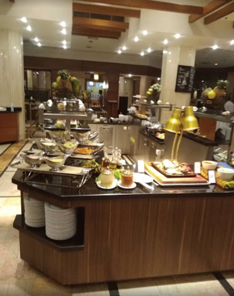 10) “Le SAFOUTIER”~ Centre-Ville Average Price: 15000frs