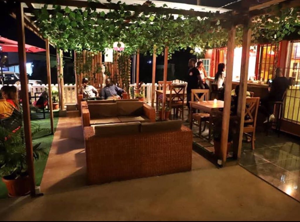 18) “ALO PIZZA” ~~ ODZA Average price: 3500frs