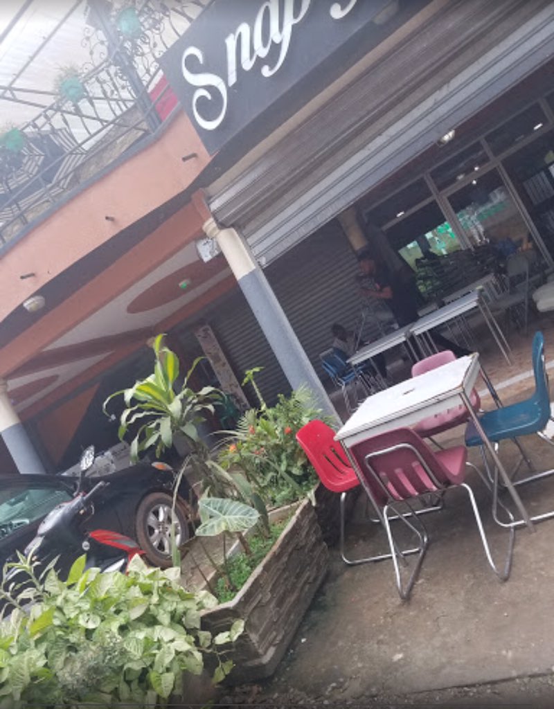 19) “Snap Burger”  Ngoa Ekelle Rendez vous here on the 27th for the twitter hangout 