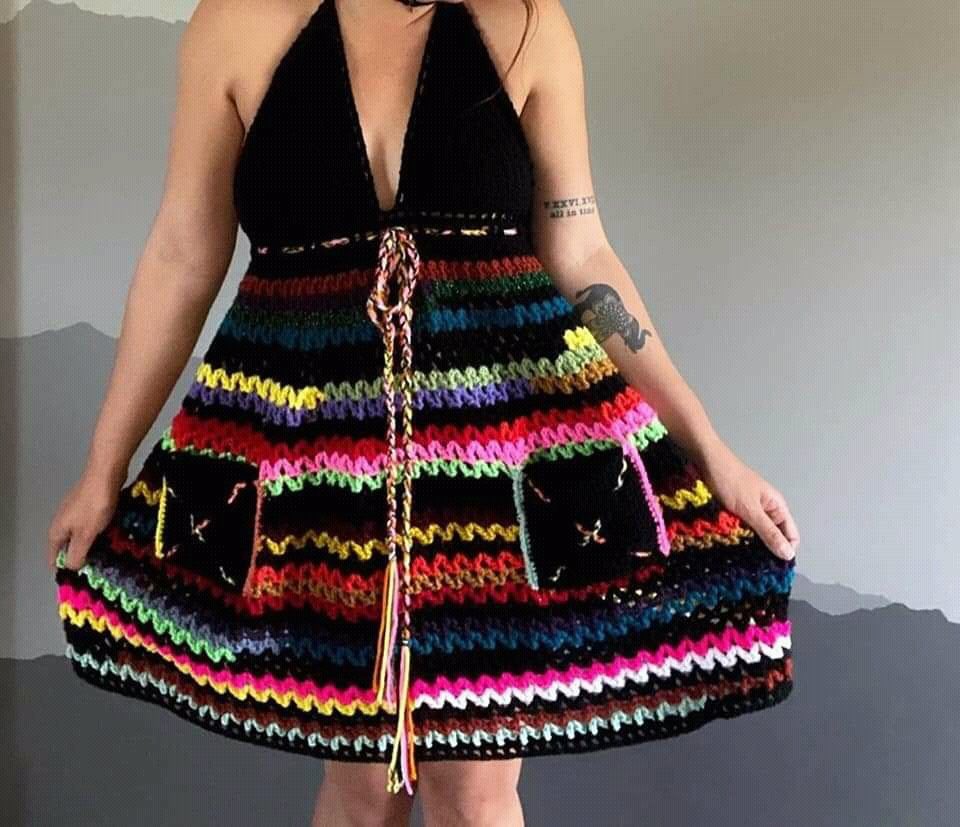 While you are here, this is my daily hustle Q&A crochets. It will look good on any lady New designs are Ready for delivery at a small fee. DM is open or Visit  @AkoQuinta to place your orders now.