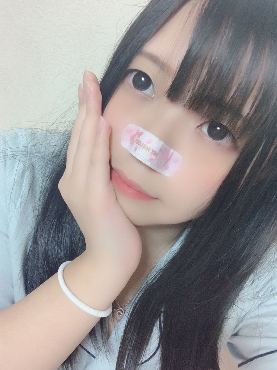 うるん 先程は配信見て下さってありがとうございました さこんごめんなさい おやすみなさい