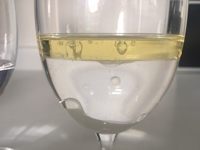 JubileeScience's tweet photo. Look at this amazing #homeexperiment from Henry H Yr9 who demonstrates the density of different liquids using olive oil, balsamic vinegar and apple juice. #keepJHStogether @jubileehigh https://t.co/6m3VAdSHng
