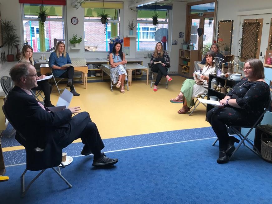 Education_NI's tweet image. Minister Weir visited the @NewtownardsS today. He met with Principal Joanne Dunne, school governors and principals from local nursery schools. After a school tour, a range of matters were discussed including plans for restarting in September and issues faced due to Covid-19.