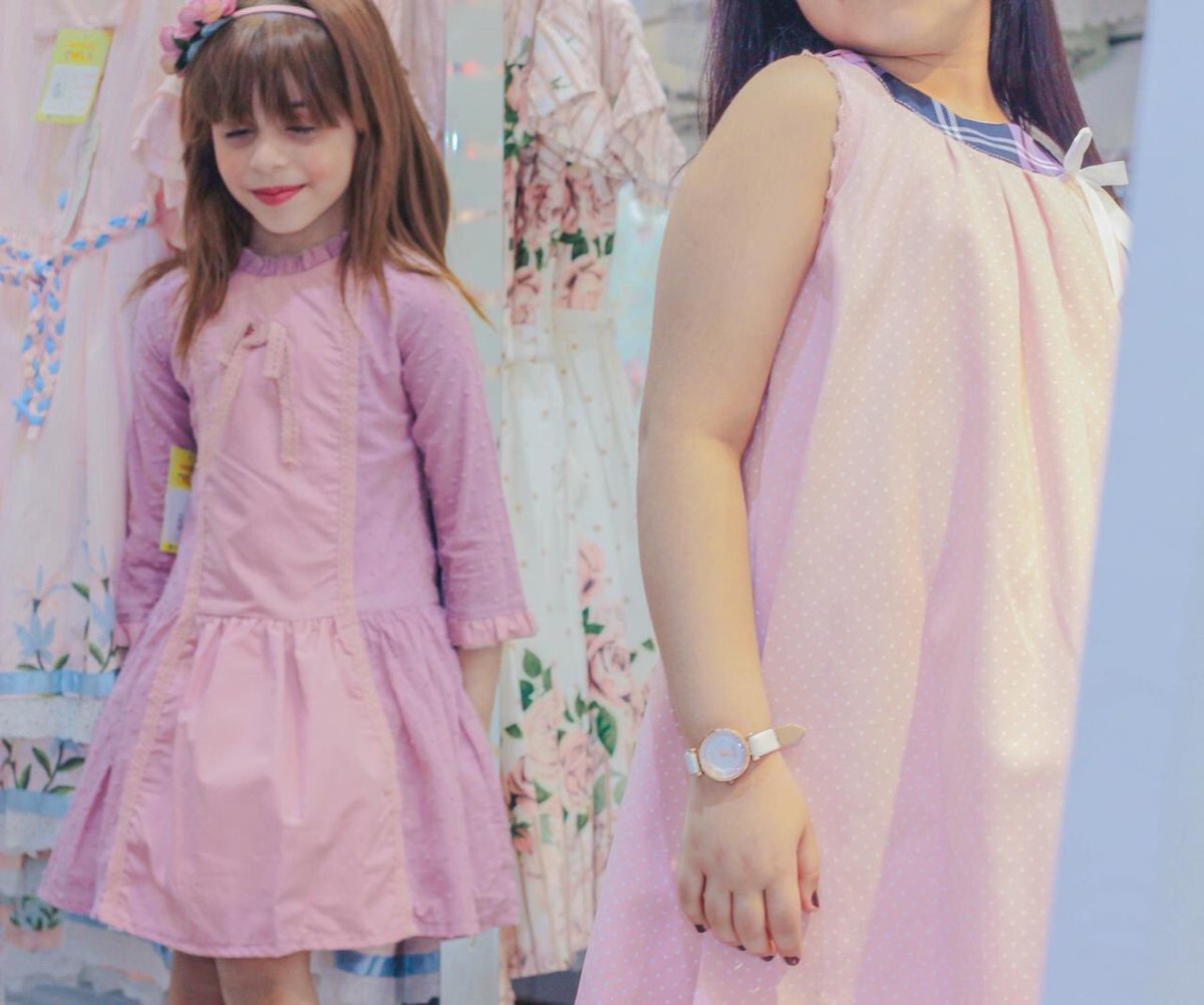 عندما نتكلم عن الاناقه والهدوء فهذا ما نعنيه فستان خصر نازل من ⁧#الطفل_الحالم_الصغير⁩ مقاس من 4 سنوات الى 14 سنه