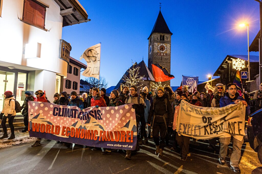 Das World Economic Forum hat seine 51. Ausgabe  angekündigt! Wir können nicht tatenlos zusehen, wie die Wirtschaftselite in Davos tagt um trotz globaler Krisen und Ungerechtigkeit weiterhin ihre Profite einzustreichen.
save the date: Samstag, 23. Januar – Samstag, 30. Januar 2021