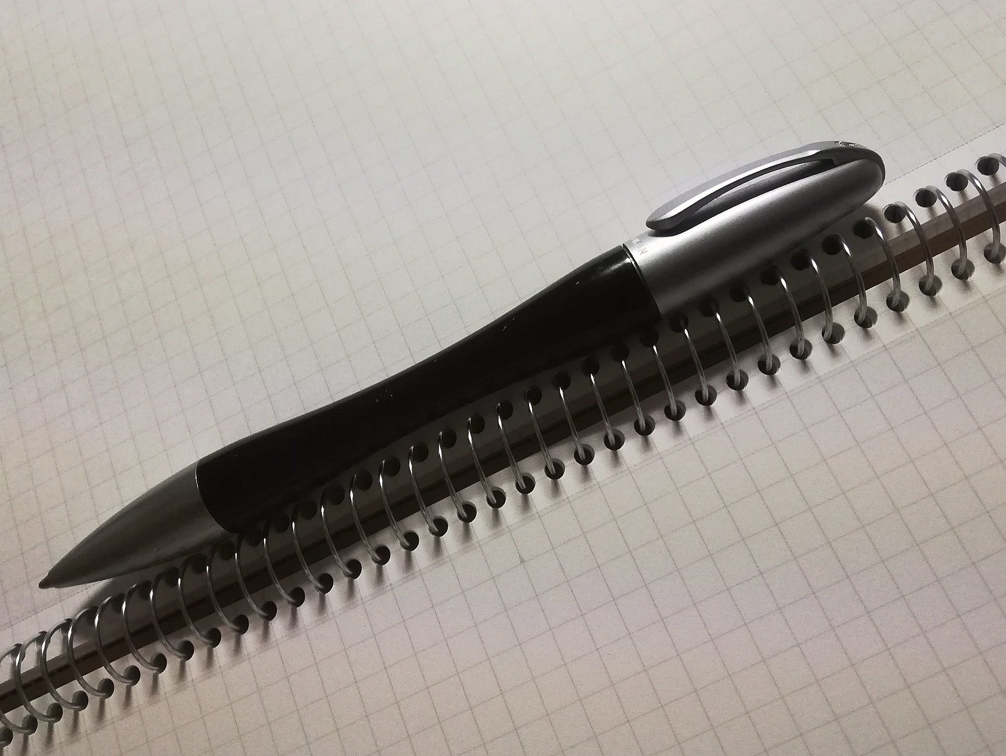 Ks 21 なぜか所有していたparkerの替芯をpelikanのbelleに入れてみた これが大正解 ダマが殆ど出ない 油性 ボールペンは諦めていたのだが これなら使える インク切れで新しいのを購入するのは今は無理だが ギャフン T Co Ifryihwla3 Twitter