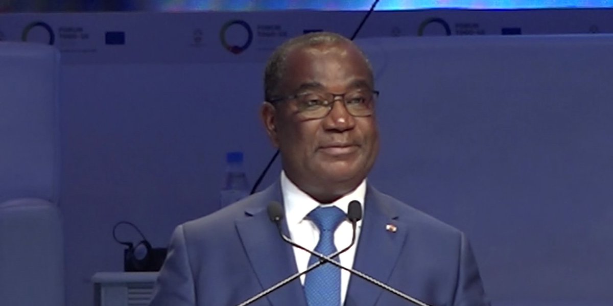 Les acteurs du secteur privé et de la société civile jouent un #rôle fondamental dans l’accroissement des #exportations

Son Excellence Monsieur Selom Komi KLASSOU,
Premier Ministre de la République Togolaise
<a href="/KSKlassou/">Komi Selom Klassou</a> #gouvernement #forumtogoue