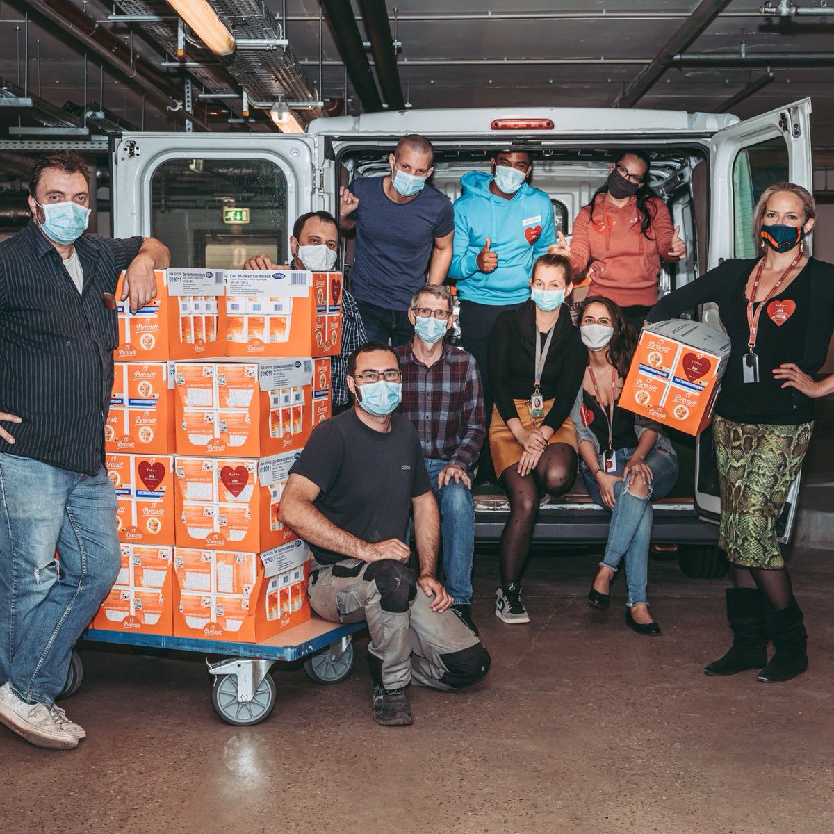 DoclerHoldingLU's tweet photo. Community service is the best service! Docler teamed with Fondation Maison de la Porte Ouverte to provide food to those in need. Thanks to all of the staff who helped make this happen! #DoclerCares
#FMPO #givingback #community #Luxembourg #DoclerSquad #communitylove https://t.co/nBOHr8lVrf