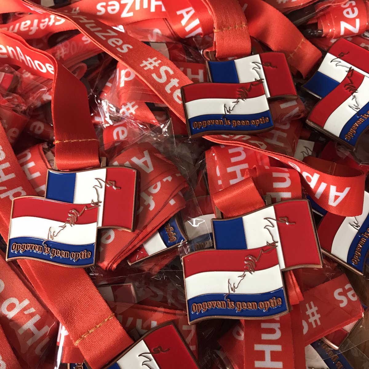 <a href="/Lopen_is_leuk/">Lopen is leuk! 🇳🇱</a>  Zoek je nog een leuke virtuele run in de maand juni? Schrijf je in voor de virtuele Alpe d’HuZes! Kies zelf hoeveel km je loopt, lever een bijdrage aan kankeronderzoek en ontvang een mooie unieke medaille!
Voor inschrijven en meer info: stefanenanoek.nl