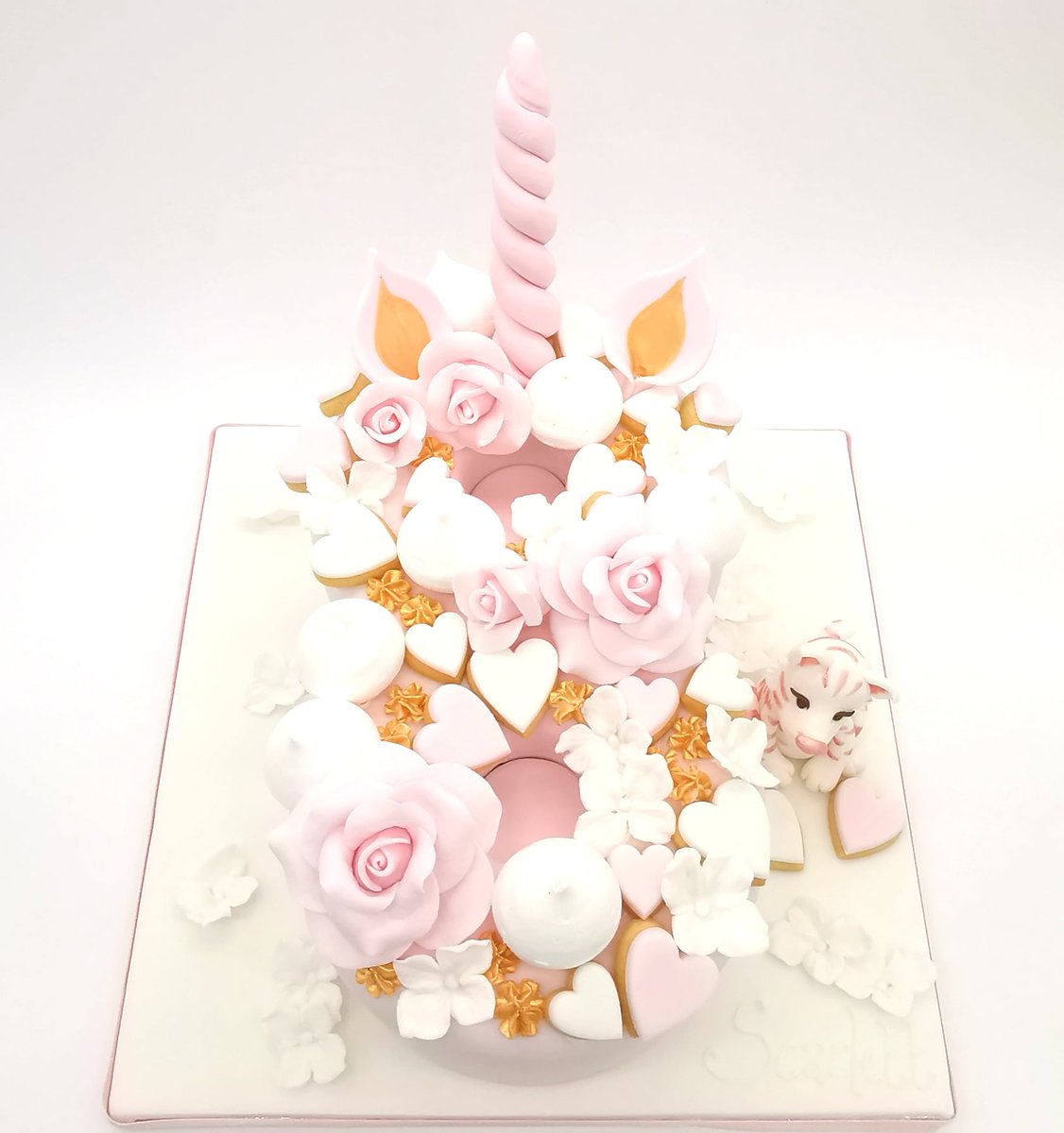 AmazingCakeCo's tweet image. Loved creating this gorgeous 8th birthday number cake. Beautiful colours and inside is our delicious chocolate truffle torte.

#amazingcakes #manchestercakes #Warringtoncakes #cheshirecakes #liverpoolcakes