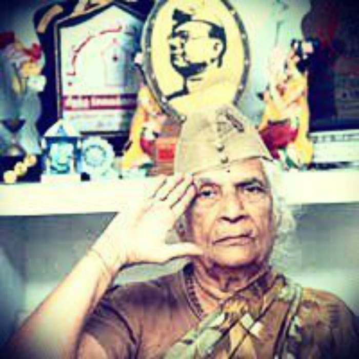 INA യുടെ ചാര വിഭാഗത്തിൽ ആയിരുന്നു സരസ്വതി രാജാമണിയുടെ വിഭാഗം. രണ്ടു വർഷത്തോളം ആൺകുട്ടിയായി വേഷം ധരിച്ചു ബ്രിട്ടീഷ് ഓഫീസിൽ ചെറിയ ജോലികൾ ചെയ്തു ചാര വേല ചെയ്തു. അക്കാലത്തെ ഓമനപ്പേര് മണി എന്നായിരുന്നു. ഒരിക്കൽ നർത്തകിയുടെ വേഷത്തിൽ ഒരു സഹപ്രവർത്തകയെ രക്ഷിക്കുവാൻ വേണ്ടി 6