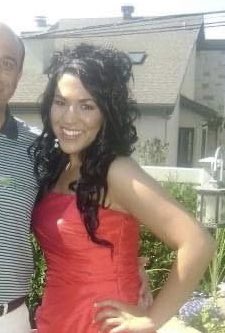 Christine_Manzo's tweet image. 12 ans, des rallonges à clip et ben de la teinture séparent ces deux photos.  
#souvenirdegraduation #prom2008