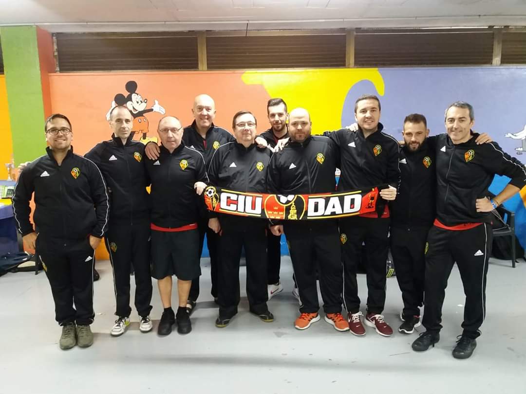 FÚTBOL DE MESA | 👇⚽

En el CAP Ciudad de Murcia también estamos locos por el #Subbuteo 

Deseando volver a veros a todos juntos defender la rojinegra.

#VamosCiudad ❤️🖤⚽