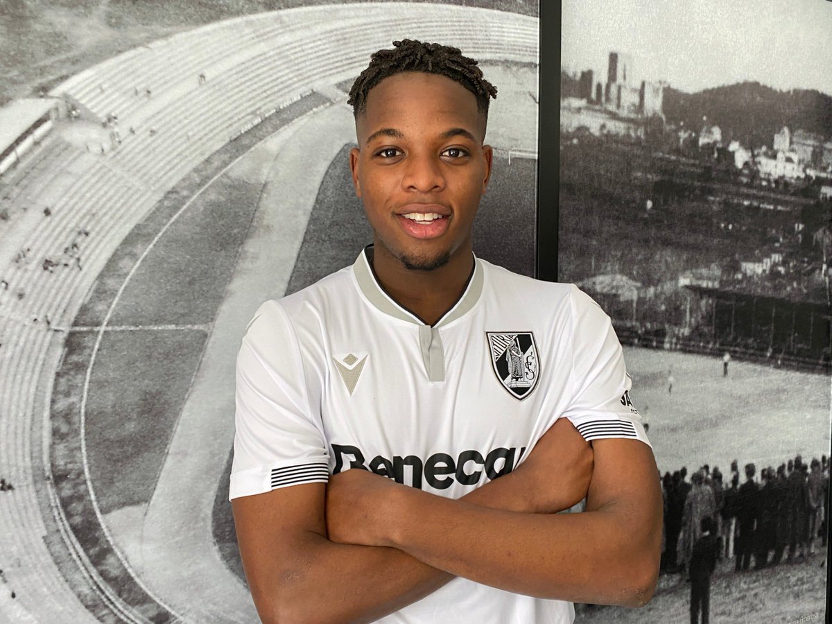 Footunited_Lda's tweet photo. Eurichano assina pelo Vitória SC até 2023 ✍️⚔️ O avançado Sub-17 representou o FC Porto nas últimas duas temporadas
#FootunitedPlayer https://t.co/dBDK5W31W2