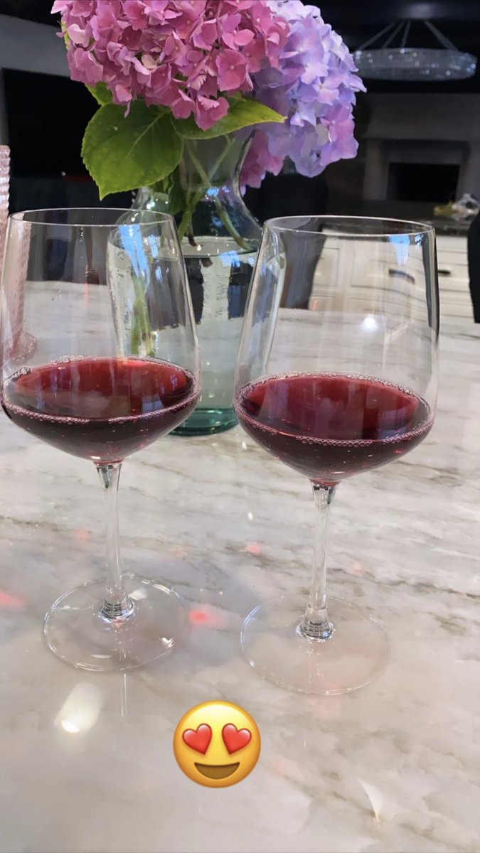 TopOfTheAList's tweet photo. 🍷❤️ https://t.co/l6mAXynqHi