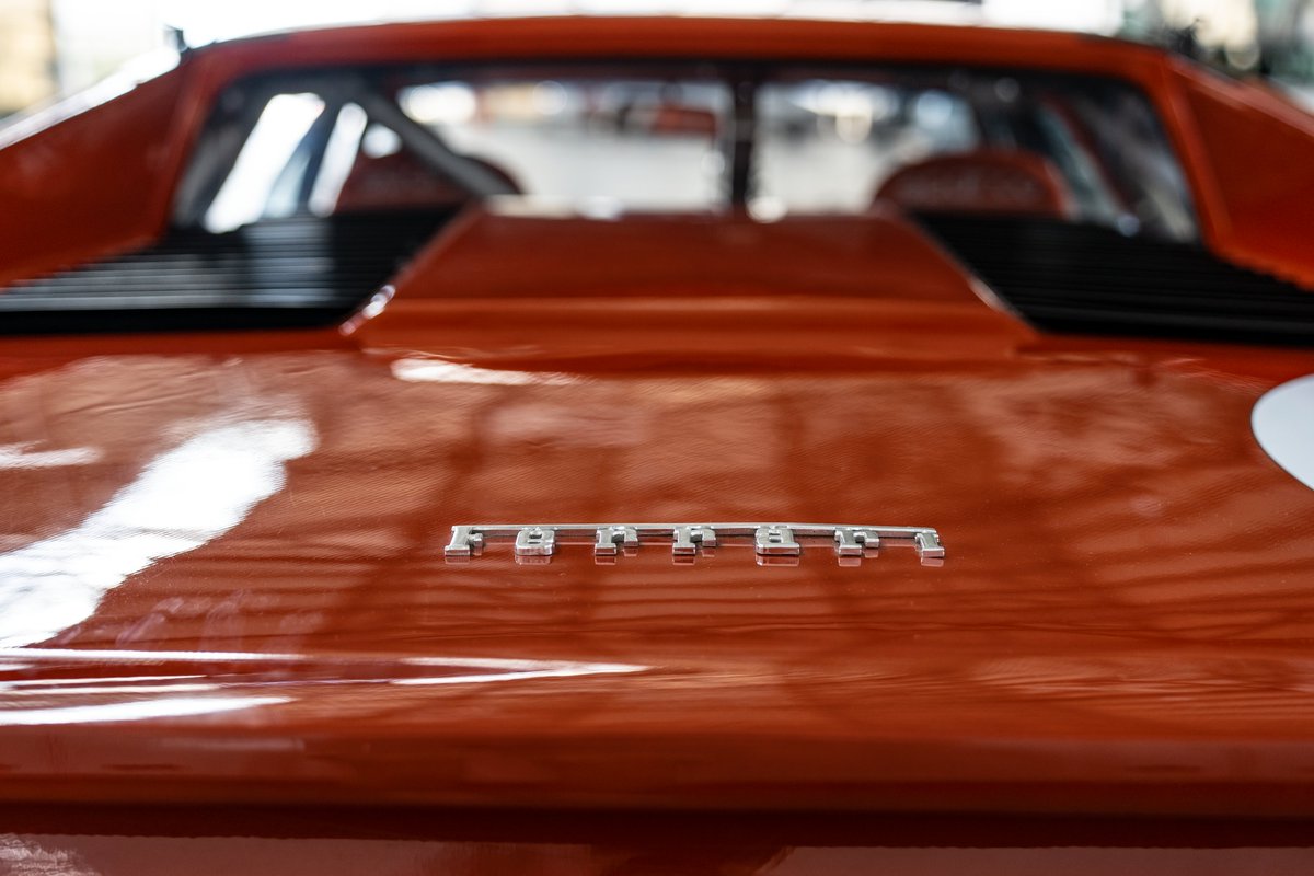 Oggi, a quarantadue anni di distanza dall’ultima volta, Giuliano Altoè rivede la sua Ferrari 308 GTB con la quale partecipò al campionato italiano Rally ! 
Un vero pezzo d’arte 😜