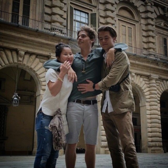 these pictures of the boys with chrissy warm my heart, i miss seeing the three of them together🥺