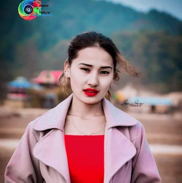 Susmita_Neapli's tweet photo. मलाई बिर्सिनेहरु लाई 
म सम्झेएको छ।😎😎 https://t.co/RDBFFoLIUY