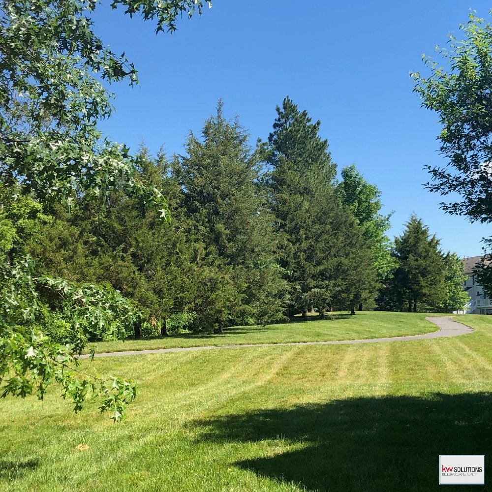 CathyStritt's tweet image. Open House Sat 6/20 from 1-4 PM. 5680 Wheelwright Way, Haymarket VA 20169.  Fabulous carriage home in Dominion Valley.  City/Urban chic decor! 3400 sq. ft. on three levels.  Bright open floor plan.  Upper/lower deck.  Backs to woods! Enjoy a lifetime of Saturdays!