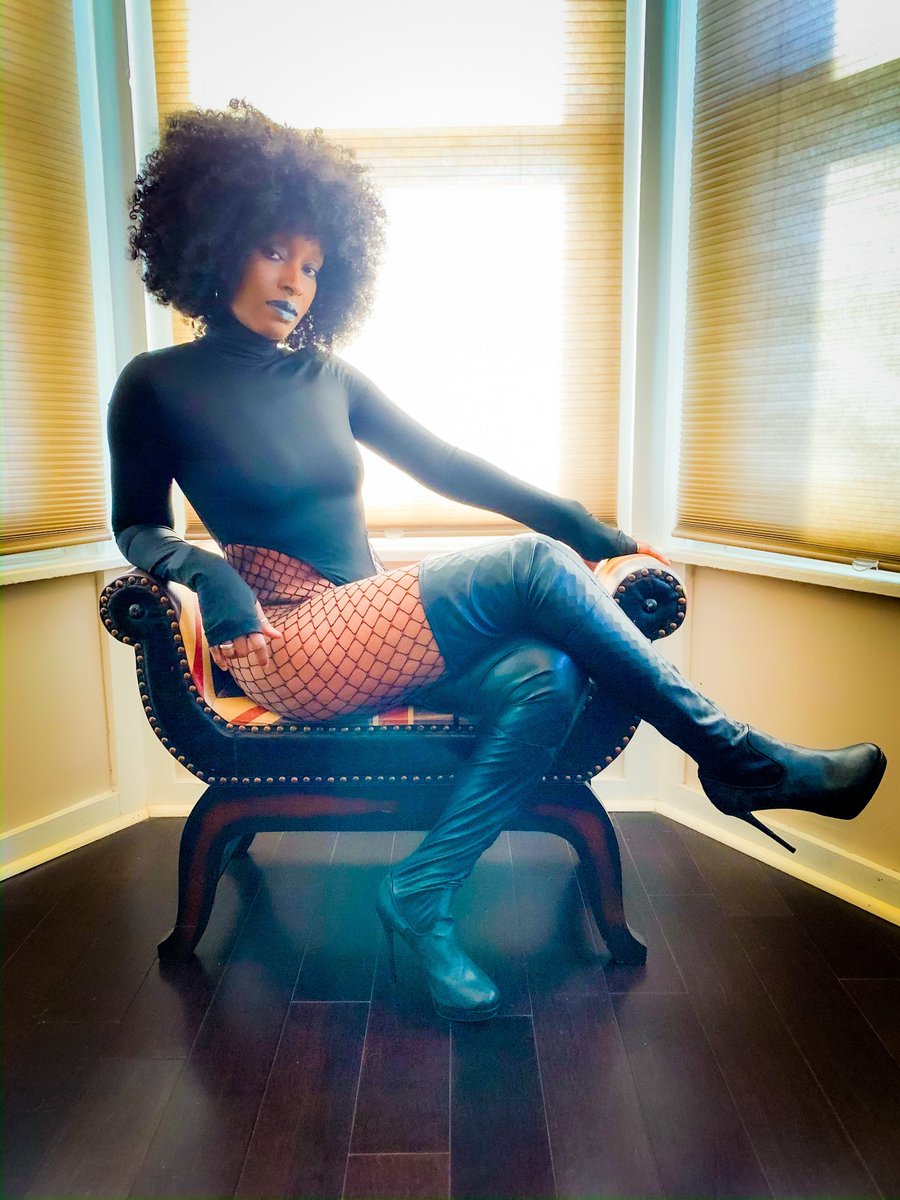 our_unicorn's tweet photo. We need some quality playtime with others. Any takers?? @MARIET4U #Hotwife #Sharedwife #Swingers #MFM #MMFMM #Fishnets https://t.co/HyH0SzvRm8 https://t.co/rXEhSdtM24