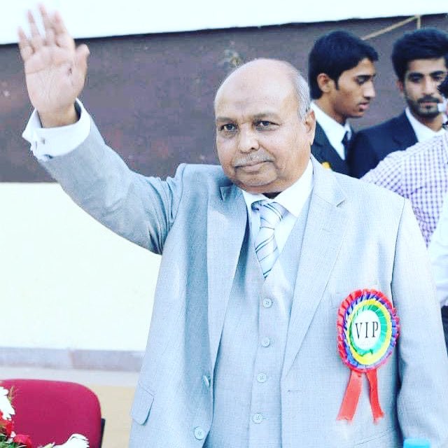 AffanFathe's tweet photo. With Great greef I have lost my Fathers Elder brother my Papa Mr .Mohammed Jafer Saab Chairmen Nizam group of Institutions Astoria Restaurants Member Mukafamja Colleges Islamic Schools an Colleges Has passed away last night https://t.co/peQTI2h7lA