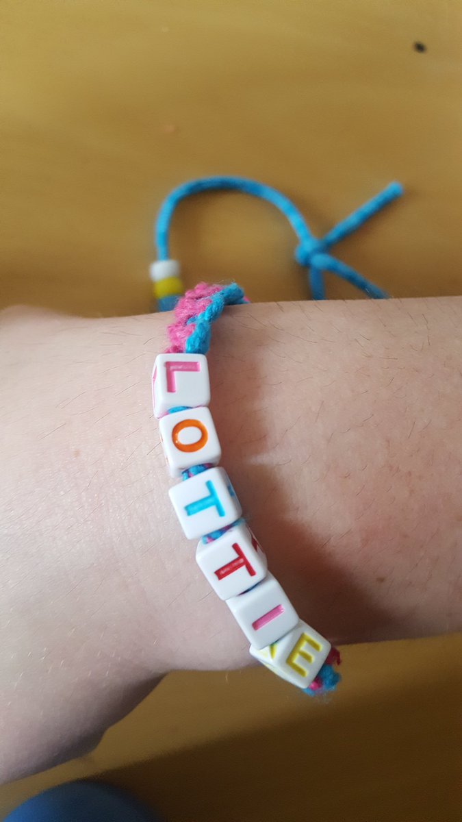 KateDolan15's tweet photo. Yesterday on Oakburn we spent some time making jewellery, this therapeutic activity was suggested by the service users at our mutual help meeting. Service users reported having a sense of pride and satisfaction as they had an end product made by themselves✨ @BDCFT @BDCFT_AHPs https://t.co/3vFLuVtLYu